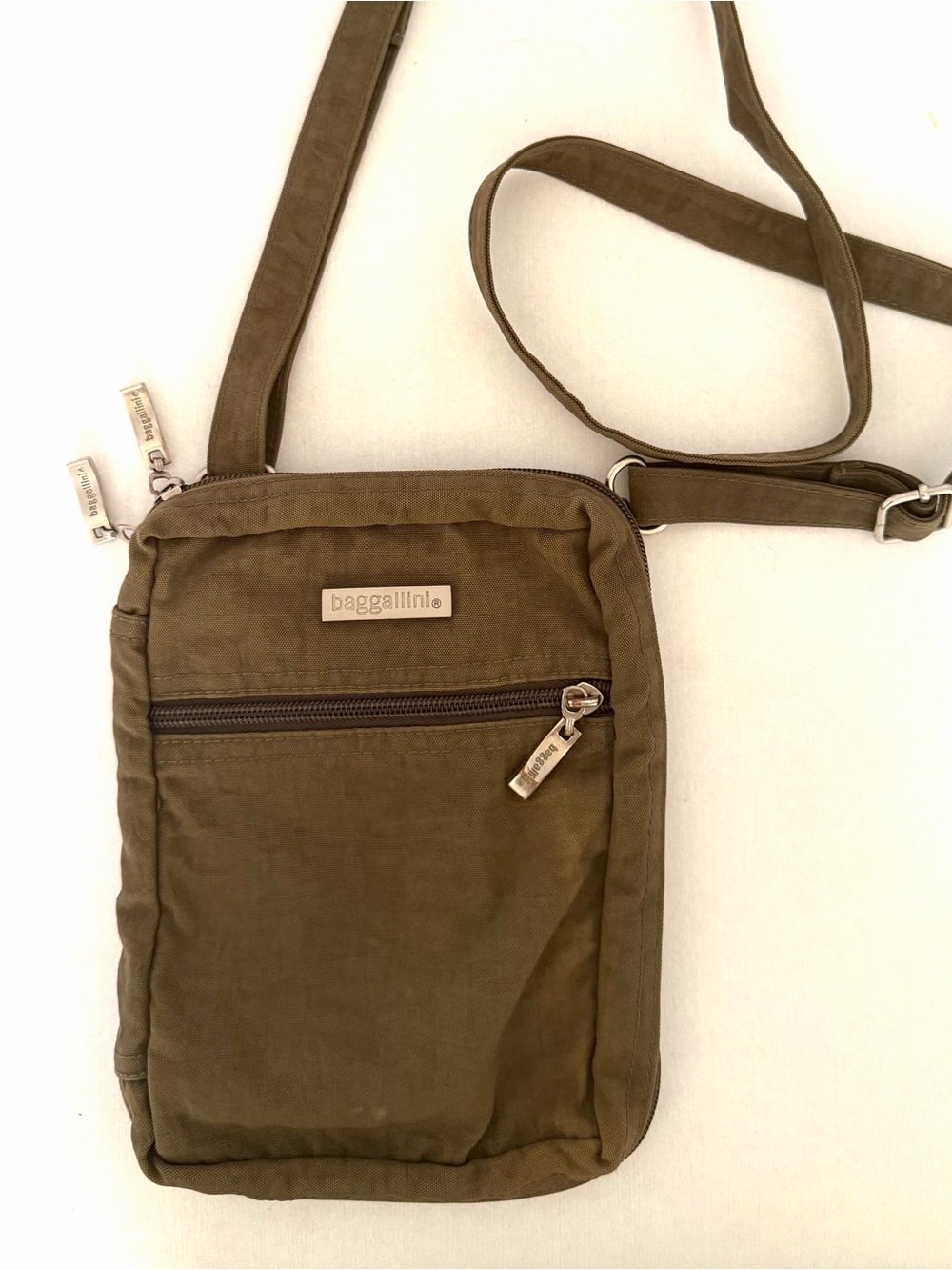 Baggallini Olive Green Crossbody Messenger Bag